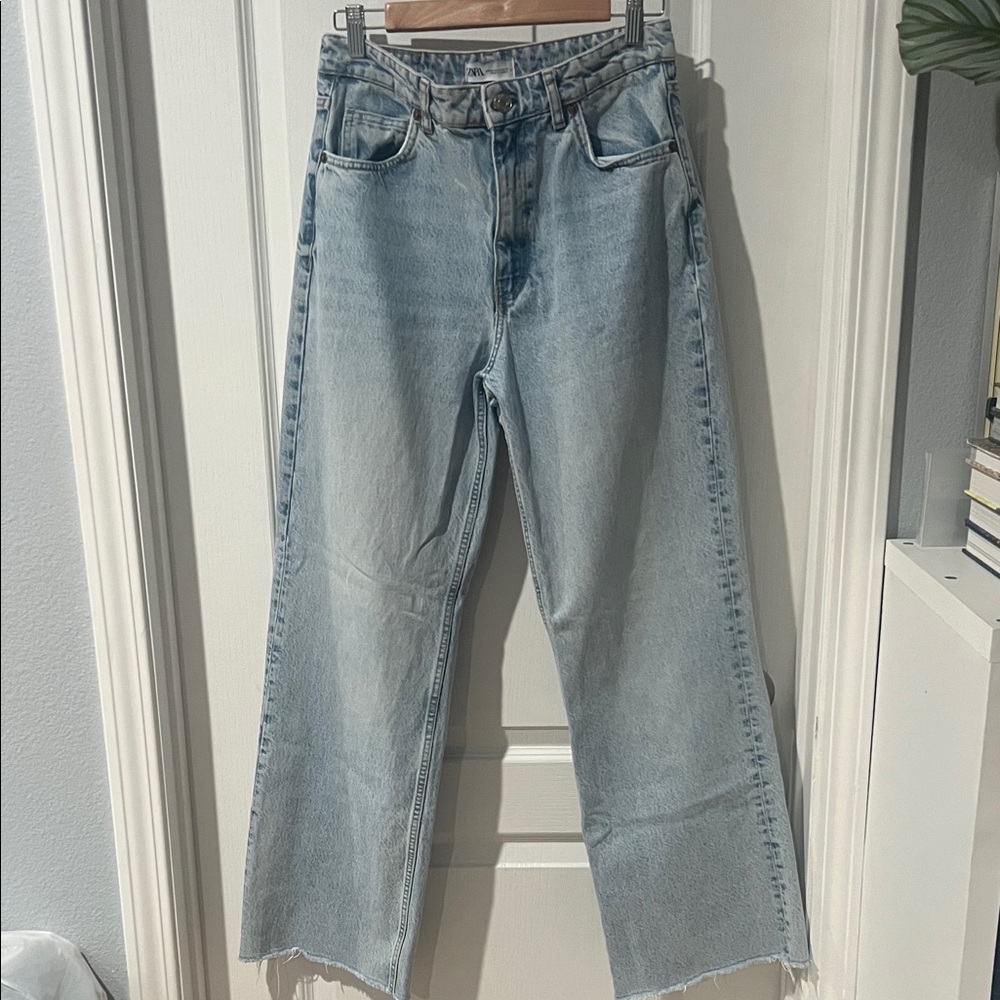 Zara Light Wash wide leg Jeans